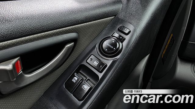 Hyundai Grand Starex Van 5-Seater Modern 2019 — фото 19