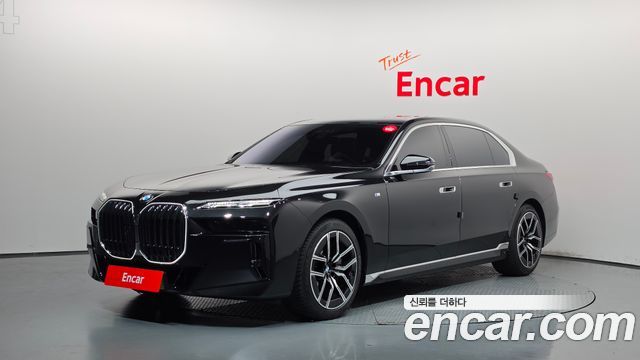 BMW 7 Series (G70) 740i xDrive M Sport