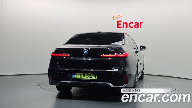 BMW 7 Series (G70) 740i xDrive M Sport 2024 — фото 4