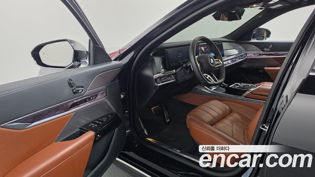 BMW 7 Series (G70) 740i xDrive M Sport 2024 — фото 10