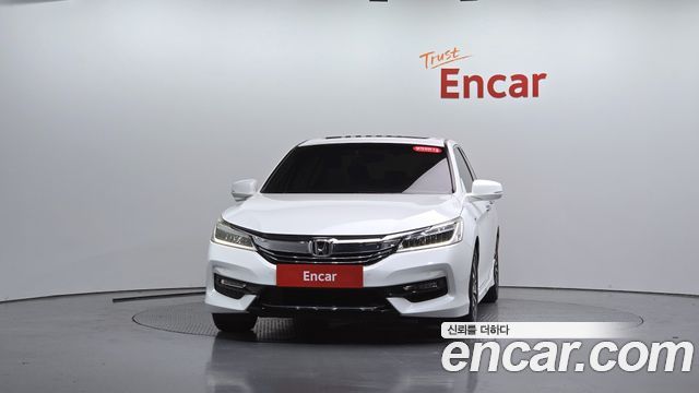 Honda Accord 2.0 Hybrid 9th 2017 — фото 3
