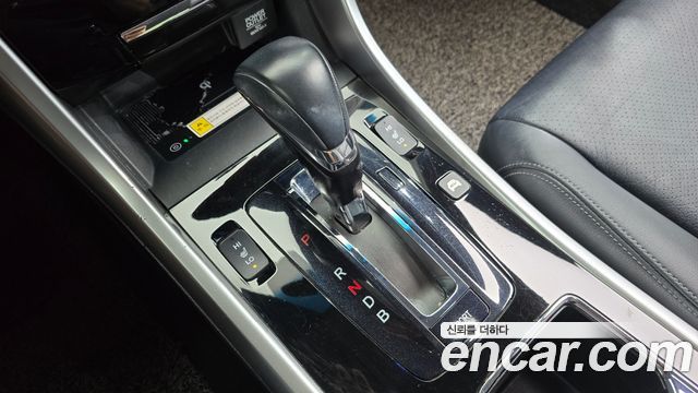 Honda Accord 2.0 Hybrid 9th 2017 — фото 9