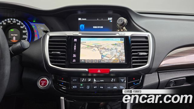 Honda Accord 2.0 Hybrid 9th 2017 — фото 12