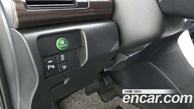 Honda Accord 2.0 Hybrid 9th 2017 — фото 17