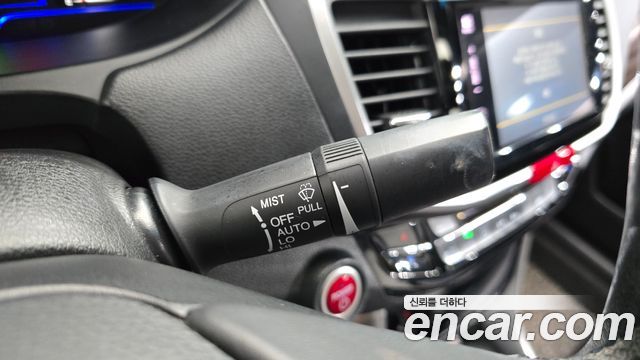 Honda Accord 2.0 Hybrid 9th 2017 — фото 19