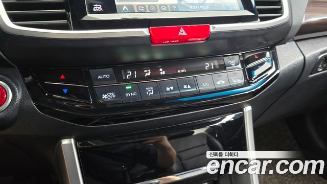 Honda Accord 2.0 Hybrid 9th 2017 — фото 30