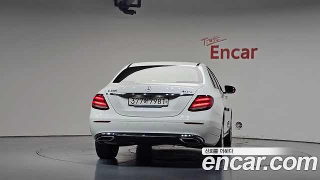 Mercedes-Benz E-Class (W213) E300 4MATIC Exclusive 2020 — фото 4