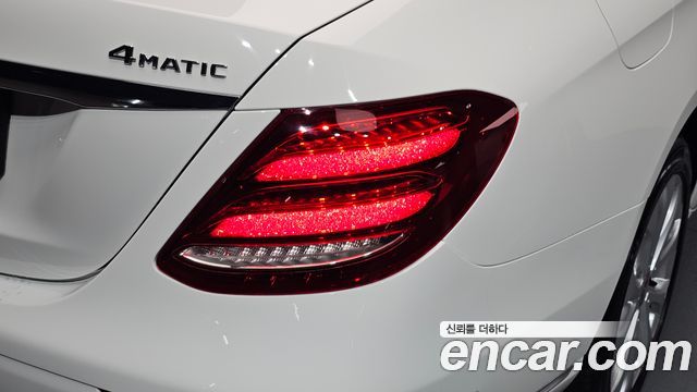 Mercedes-Benz E-Class (W213) E300 4MATIC Exclusive 2020 — фото 23