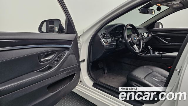 BMW 5 Series (F10) 520d 2014 — фото 10