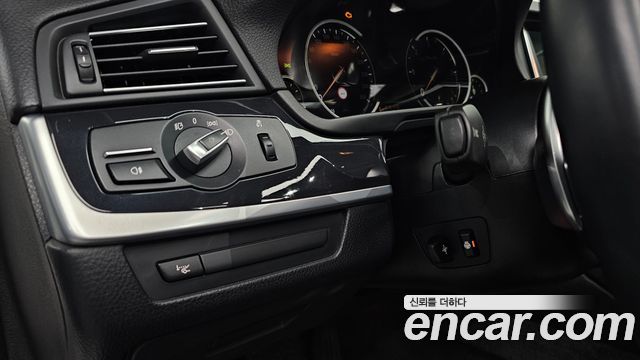 BMW 5 Series (F10) 520d 2014 — фото 19
