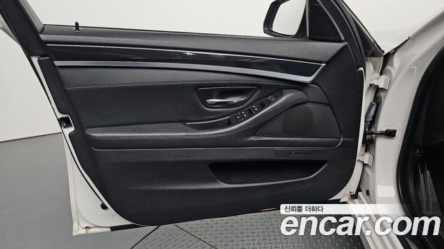 BMW 5 Series (F10) 520d 2014 — фото 24