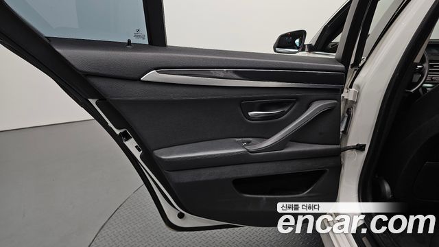 BMW 5 Series (F10) 520d 2014 — фото 25