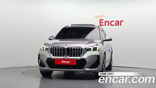 BMW X1 (U11) sDrive 20i M Sport 2023 — фото 3