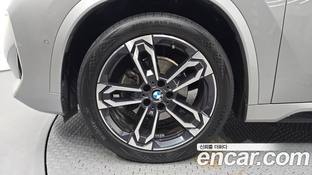 BMW X1 (U11) sDrive 20i M Sport 2023 — фото 5