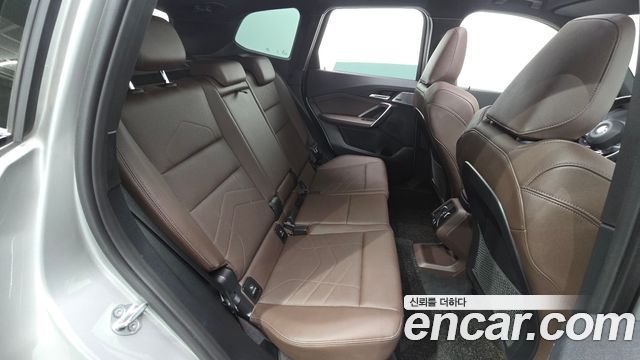BMW X1 (U11) sDrive 20i M Sport 2023 — фото 12