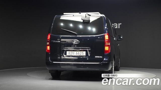 Hyundai Grand Starex Van 3-Seater Smart 2021 — фото 4