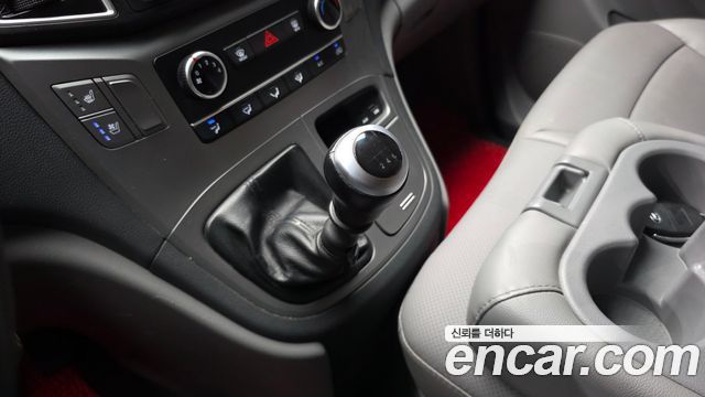 Hyundai Grand Starex Van 3-Seater Smart 2021 — фото 9