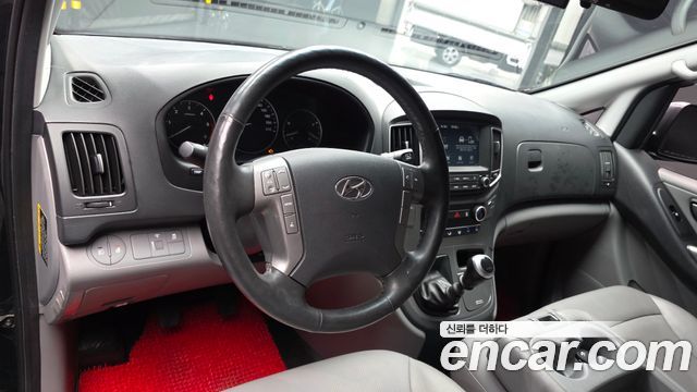 Hyundai Grand Starex Van 3-Seater Smart 2021 — фото 13