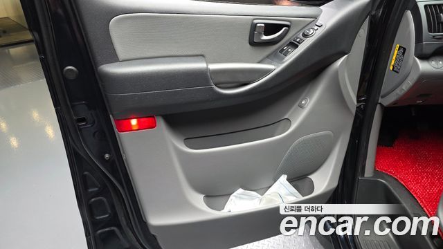 Hyundai Grand Starex Van 3-Seater Smart 2021 — фото 24