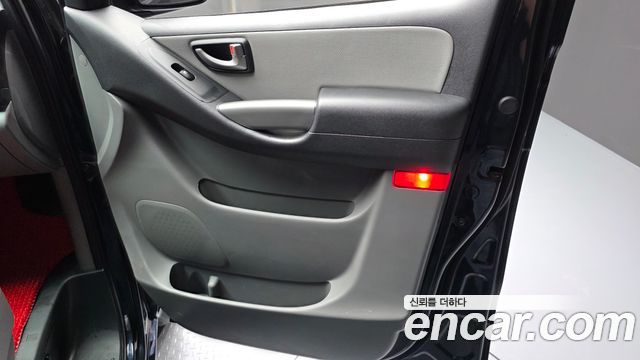 Hyundai Grand Starex Van 3-Seater Smart 2021 — фото 25