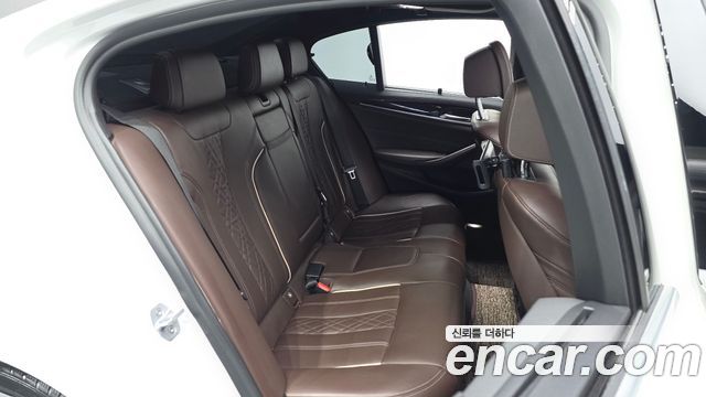 BMW 5 Series (G30) 530i xDrive M Sport Package Plus 2019 — фото 11