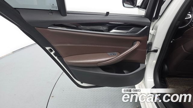 BMW 5 Series (G30) 530i xDrive M Sport Package Plus 2019 — фото 25