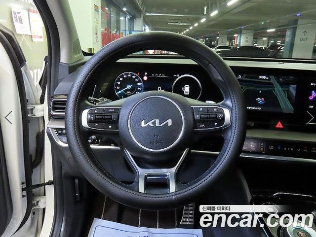 Kia Sportage (V) Gasoline 1.6 Turbo 2WD Signature 2023 — фото 8