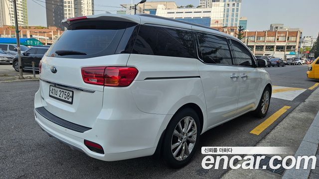 Kia Carnival 9-Seater Noblesse Special 2019 — фото 2