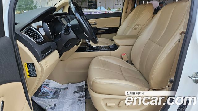 Kia Carnival 9-Seater Noblesse Special 2019 — фото 9