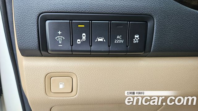 Kia Carnival 9-Seater Noblesse Special 2019 — фото 18