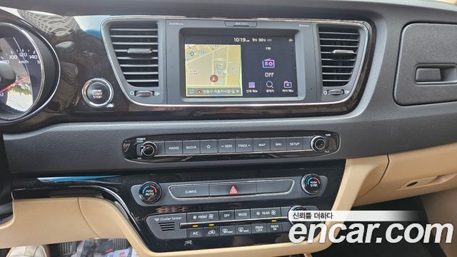 Kia Carnival 9-Seater Noblesse Special 2019 — фото 20