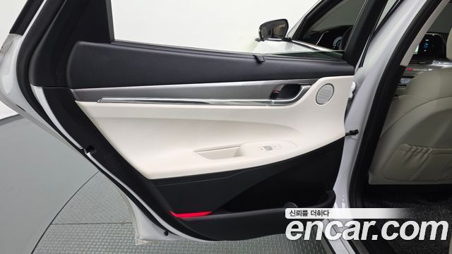Hyundai Grandeur (IG) 2.5 Le Blanc 2023 — фото 31