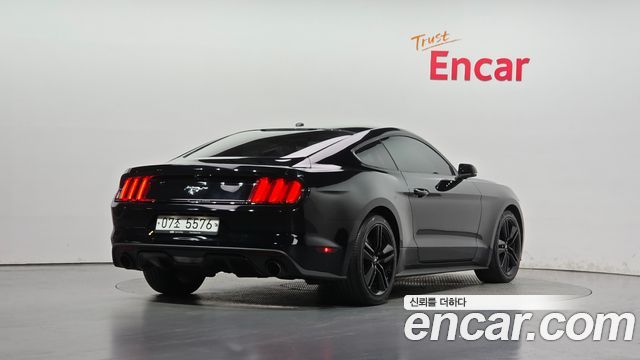 Ford Mustang Coupe 2017 — фото 2