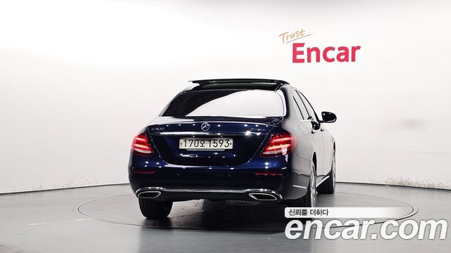 Mercedes-Benz E-Class (W213) E300 4MATIC Exclusive 2019 — фото 4