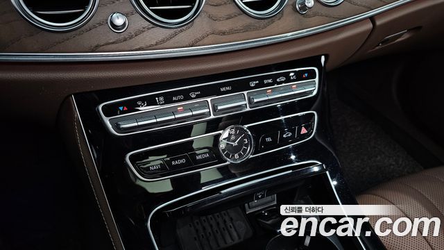 Mercedes-Benz E-Class (W213) E300 4MATIC Exclusive 2019 — фото 21