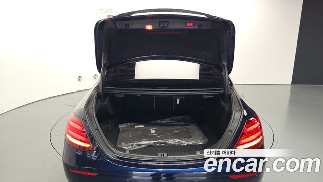 Mercedes-Benz E-Class (W213) E300 4MATIC Exclusive 2019 — фото 24