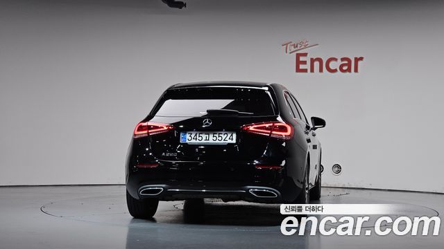 Mercedes-Benz A-Class (W177) A220 Hatchback 2021 — фото 4