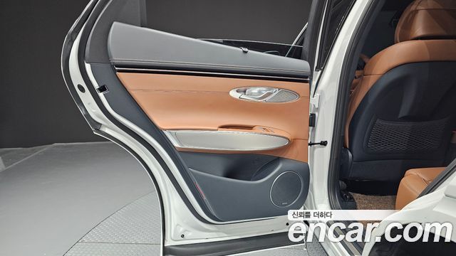 Genesis GV70 2.5T Gasoline AWD 2023 — фото 25