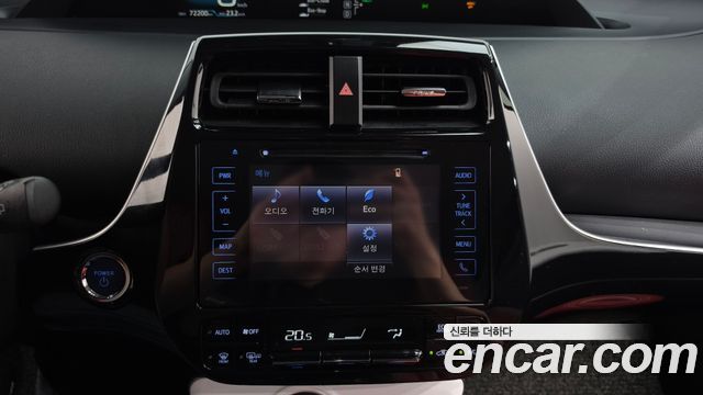 Toyota Prius (IV) 1.8 E 2018 — фото 19