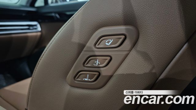 Hyundai Grandeur (GN7) 2,5 Gasoline 2WD Exclusive 2025 — фото 19
