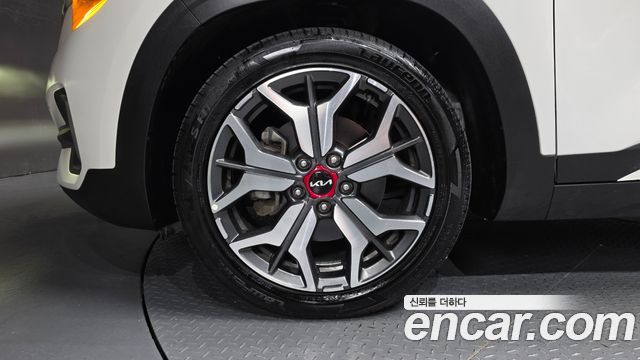 Kia Seltos Gasoline 1.6 Turbo 2WD Signature 2023 — фото 5