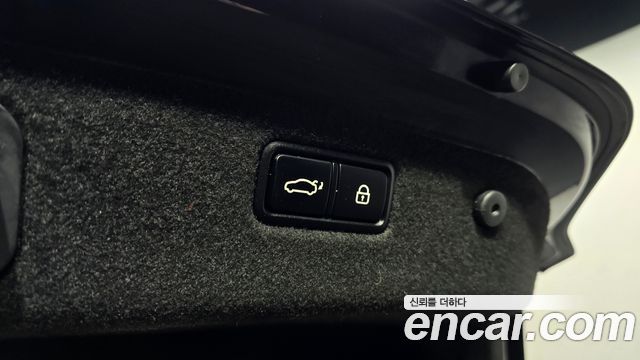 Genesis G70 2.0T Elite 2019 — фото 24