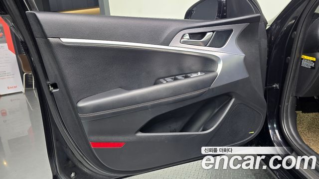 Genesis G70 2.0T Elite 2019 — фото 30