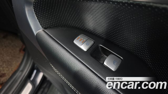 Genesis G70 2.0T Elite 2019 — фото 34