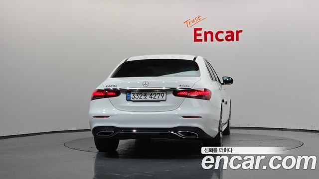 Mercedes-Benz E-Class (W213) E220d 4MATIC AMG Line 2021 — фото 4