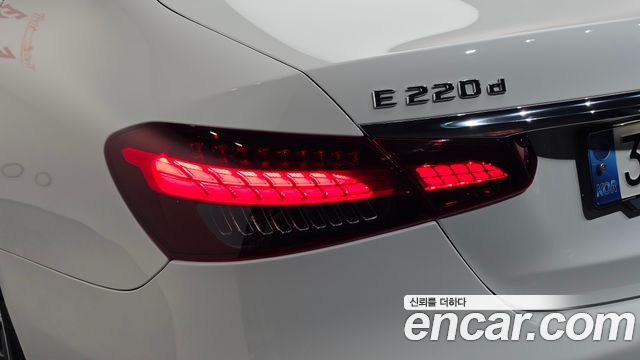 Mercedes-Benz E-Class (W213) E220d 4MATIC AMG Line 2021 — фото 23