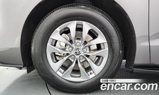 Toyota Sienna (IV) 2.5 Hybrid AWD 2023 — фото 5