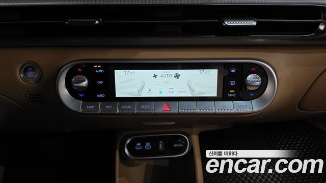 Genesis GV60 Standard 2025 — фото 12