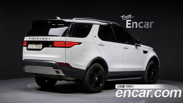 Land Rover Discovery 5 3.0 TD6 HSE Luxury 2018 — фото 2