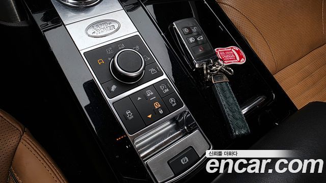Land Rover Discovery 5 3.0 TD6 HSE Luxury 2018 — фото 9